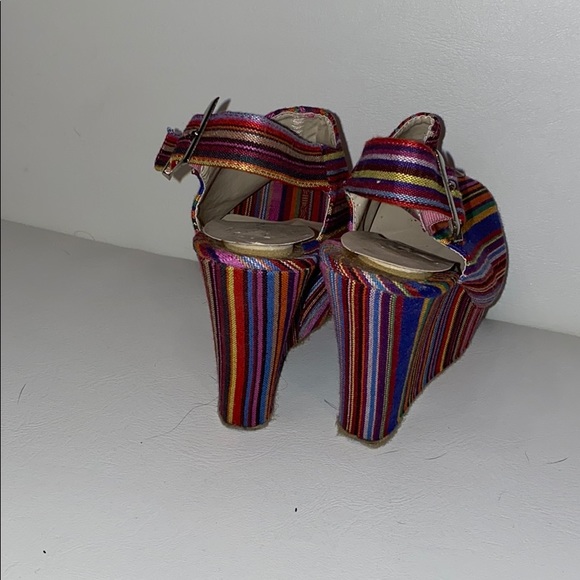 Fabulous Rainbow Wedge - Picture 4 of 5